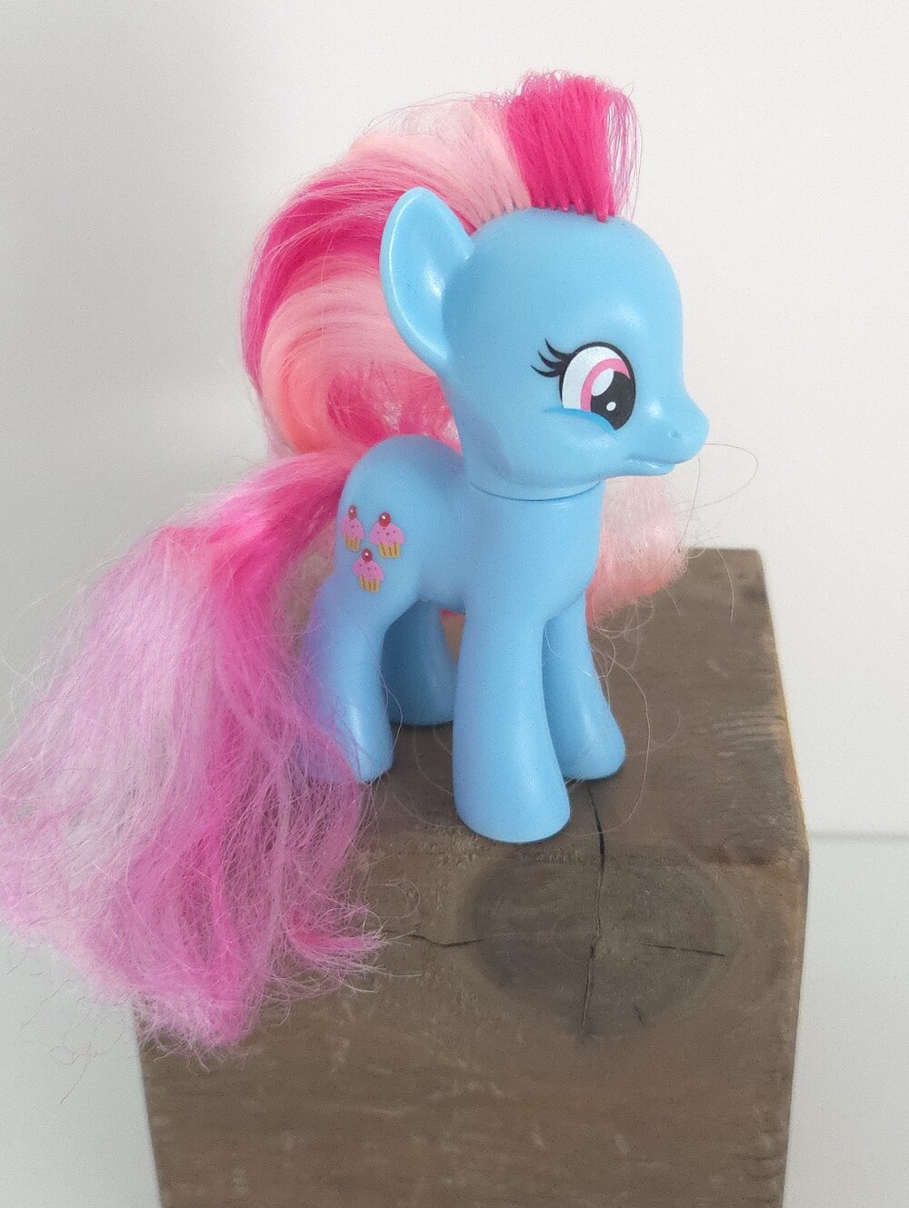 My Little Pony MLP G4 Mrs Dazzle Cake Pony 2010